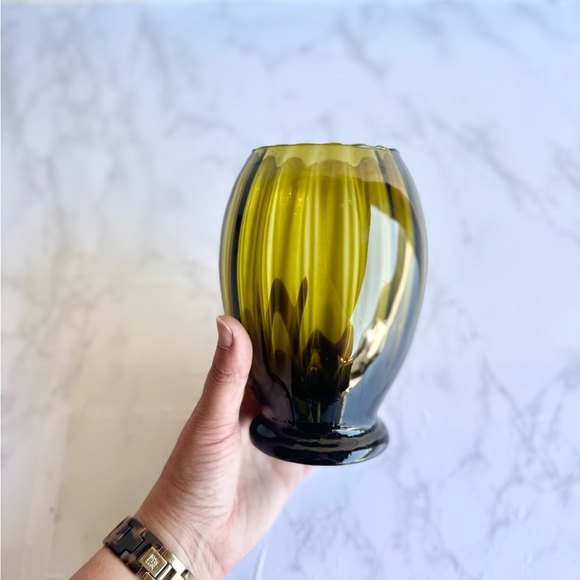 Vintage Midcentury modern Empoli glass olive green optic vase - Picture 2 of 6